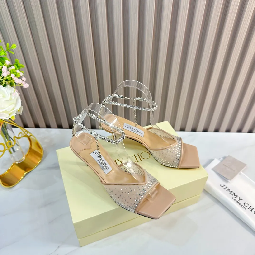 👟👟Ex-factory price 660👟👟 JIMMY CHOO (Jimmy CHOO) 💝💝💝 is a very comprehensive noble fashion lifestyle brand, with a series of women's high-heeled, medium-heeled, flat-heeled sandals with the same strap from major fashion bloggers and celebrities in Hong Kong and the United States.  The Australian pointed toe, round toe and square toe series are simply beautiful. Fall in love with elegance and playful sense of the future. Just by looking at them, you want to own them immediately, but you can really think about a pair of exquisite high heels~~~~~~~~~~~~~~~~~ 💝This series is specially designed for extraordinary and indifferent ladies, thus creating a unique overall effect, Jimmy Choo Design products that inspire women to move forward and show their charm💝💝💝 1⃣️Material: Imported genuine mesh hot diamond 2⃣️Inner: Imported Italian lambskin, super soft and delicate 3⃣️Outsole: Imported Italian original original color genuine leather outsole Heel height 6.5cm (10.0/8.5cm can be made) 4⃣️Code number: 35-39 (34.40.41.42 customized)